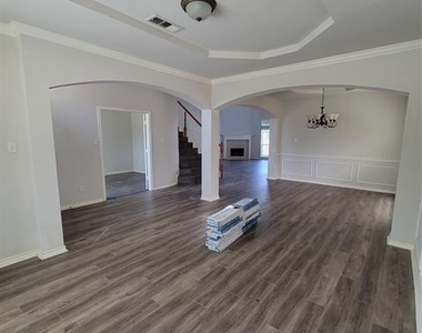 5400 Meadow Valley Drive - Photo Thumbnail 2