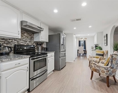 2213 Proctor - Photo Thumbnail 7