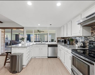 2213 Proctor - Photo Thumbnail 5