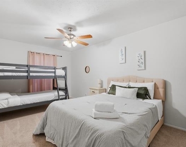 2213 Proctor - Photo Thumbnail 16