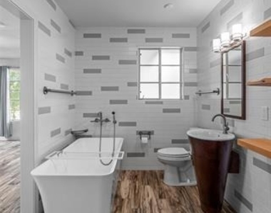 222 Stephenson Street - Photo Thumbnail 12