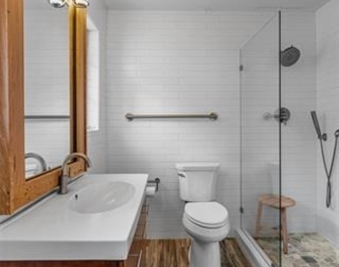 222 Stephenson Street - Photo Thumbnail 9