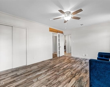 222 Stephenson Street - Photo Thumbnail 11