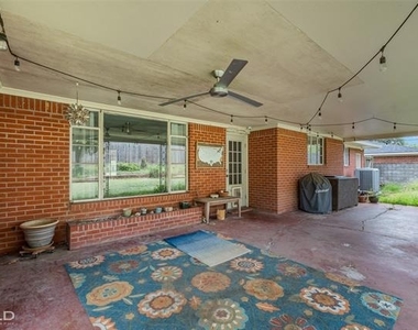 222 Stephenson Street - Photo Thumbnail 17