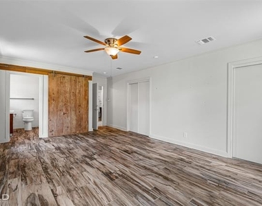 222 Stephenson Street - Photo Thumbnail 8