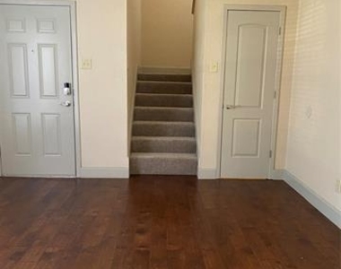 7720 Kings Ridge Road - Photo Thumbnail 2