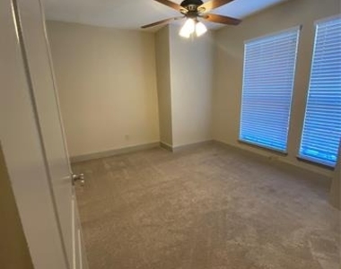 7720 Kings Ridge Road - Photo Thumbnail 14