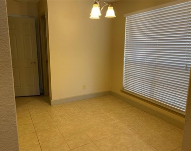 7720 Kings Ridge Road - Photo Thumbnail 6