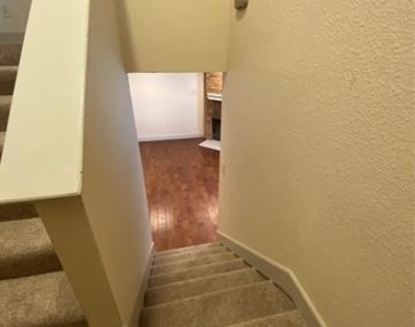 7720 Kings Ridge Road - Photo Thumbnail 9