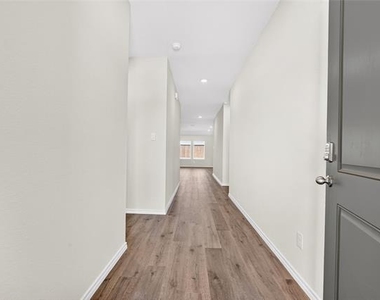 4121 Amethyst Drive - Photo Thumbnail 2