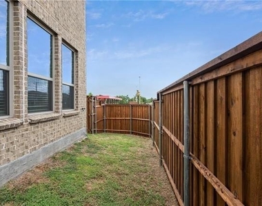 2900 Galveston Street - Photo Thumbnail 1