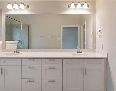 2900 Galveston Street - Photo Thumbnail 8