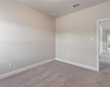 2900 Galveston Street - Photo Thumbnail 5