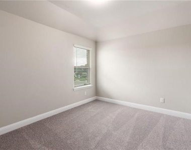 2900 Galveston Street - Photo Thumbnail 6