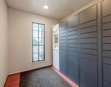 2809 W William Cannon Drive - Photo Thumbnail 14