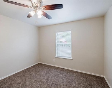 2809 W William Cannon Drive - Photo Thumbnail 15