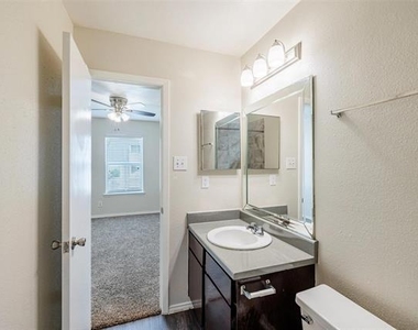 2809 W William Cannon Drive - Photo Thumbnail 12