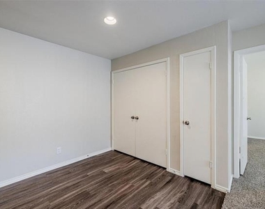 2809 W William Cannon Drive - Photo Thumbnail 7