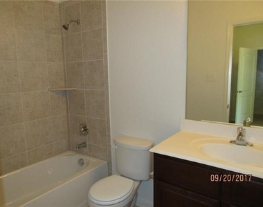 1228 Arizona Drive - Photo Thumbnail 8