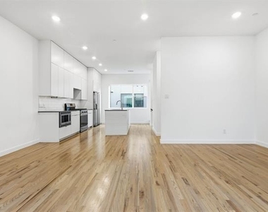 427 W 10th Street - Photo Thumbnail 12
