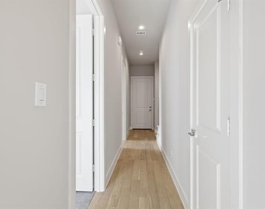 129 Garden Court E - Photo Thumbnail 4