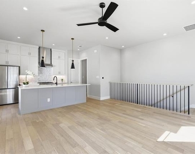 129 Garden Court E - Photo Thumbnail 12