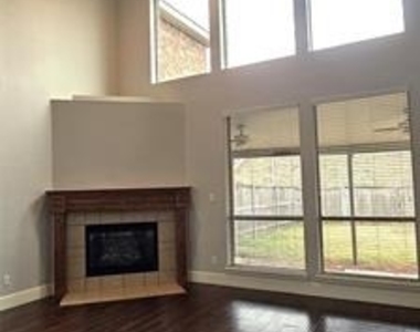 6901 Millerd Pond Drive - Photo Thumbnail 3
