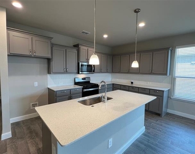 15508 Balham - Photo Thumbnail 11