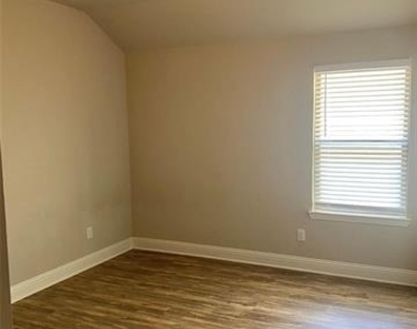 2258 Templin Avenue - Photo Thumbnail 7