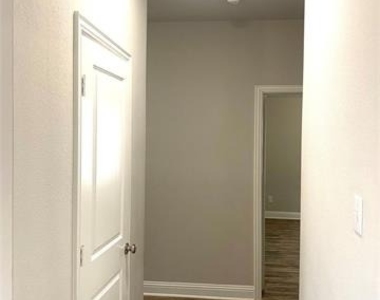 2258 Templin Avenue - Photo Thumbnail 4