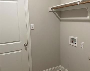 2258 Templin Avenue - Photo Thumbnail 13