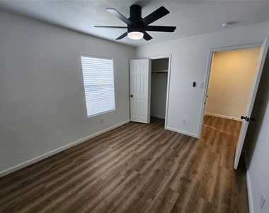 12808 Kingsgate Drive - Photo Thumbnail 4