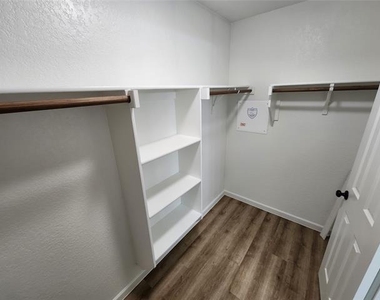 12808 Kingsgate Drive - Photo Thumbnail 31