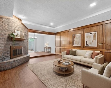 3725 Northridge Drive - Photo Thumbnail 4