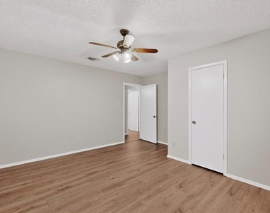 3725 Northridge Drive - Photo Thumbnail 32
