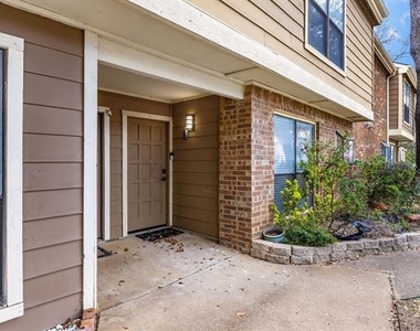 2101 Park Willow Lane - Photo Thumbnail 21