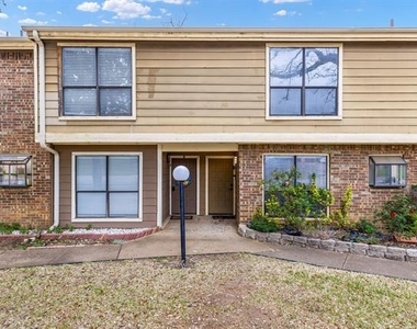2101 Park Willow Lane - Photo Thumbnail 22