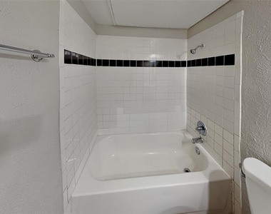 117 Cooper Street - Photo Thumbnail 13