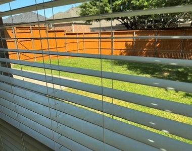 1621 Country Brook Lane - Photo Thumbnail 16