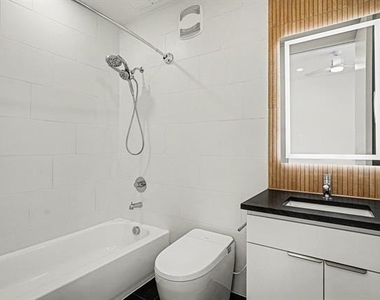 2217 N Fitzhugh Avenue - Photo Thumbnail 18