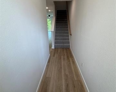 569 Galt - Photo Thumbnail 17