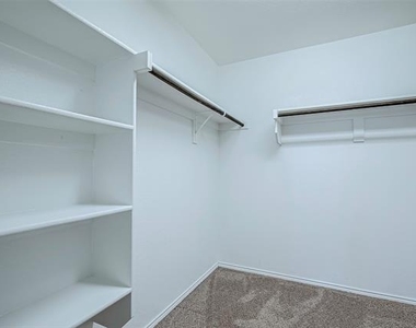 120 Abelia Drive - Photo Thumbnail 27