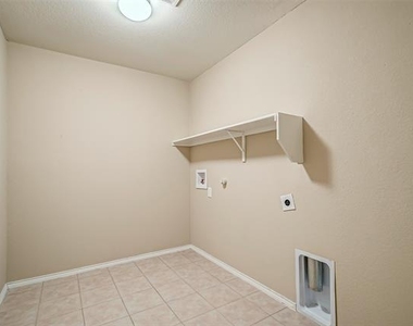 120 Abelia Drive - Photo Thumbnail 29