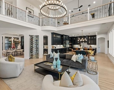 320 W Highland Street - Photo Thumbnail 11