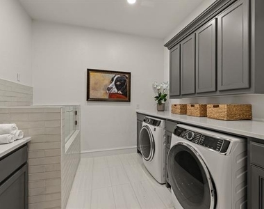 320 W Highland Street - Photo Thumbnail 19