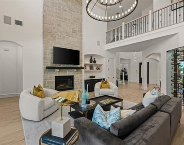 320 W Highland Street - Photo Thumbnail 12