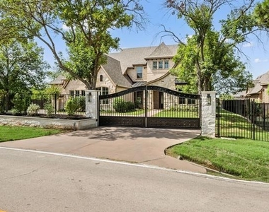 320 W Highland Street - Photo Thumbnail 2