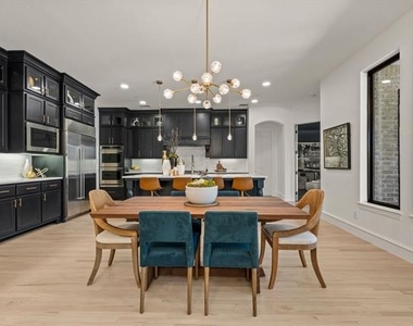 320 W Highland Street - Photo Thumbnail 15