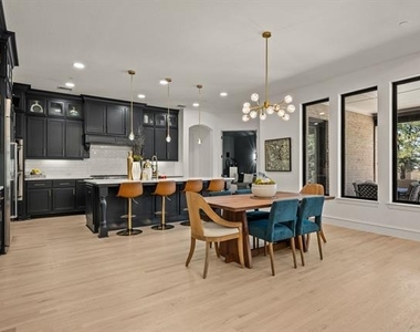 320 W Highland Street - Photo Thumbnail 14