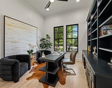 320 W Highland Street - Photo Thumbnail 4